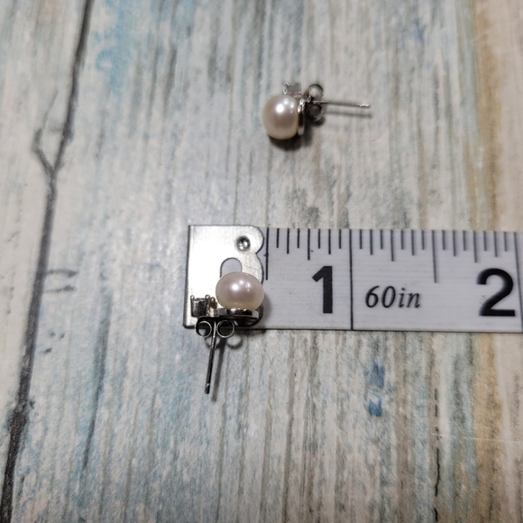 925 Pearls Earrings. - Picture 9 of 9